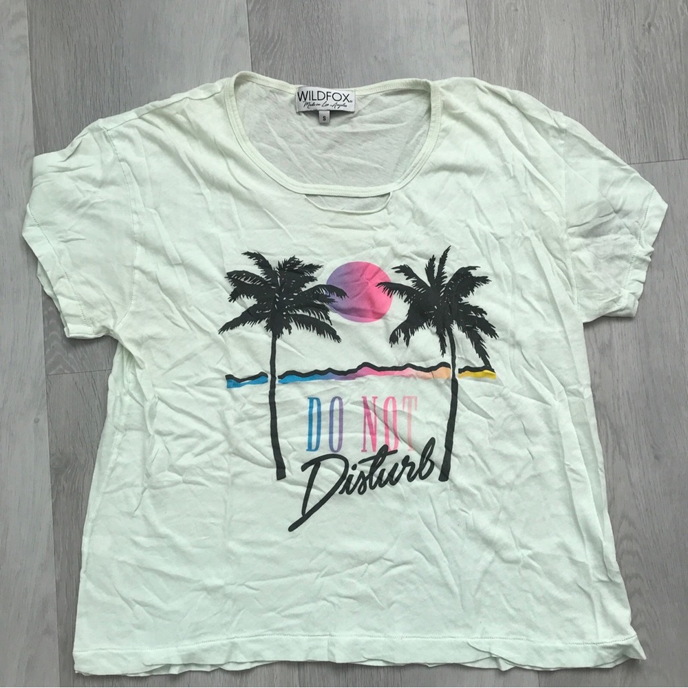 WILDFOX GRAPHIC T SHIRT GREEN SHORT SLEEVE CUTOUT CREW NECK WOMENS SMALL